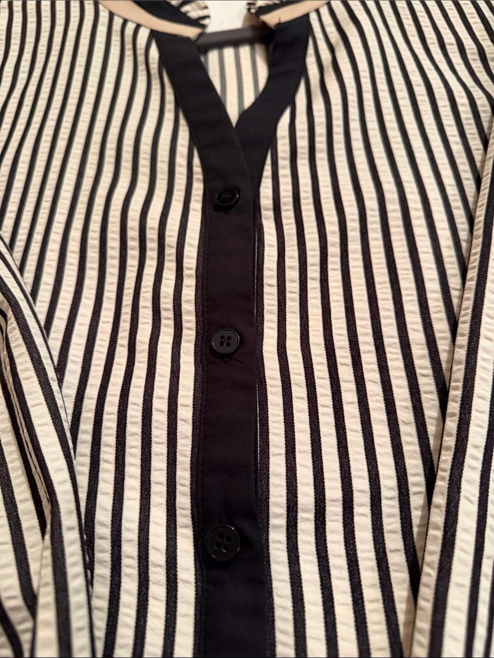JODIFL Black & White Striped Long-Sleeve Dress Shirt - Picture 15 of 16